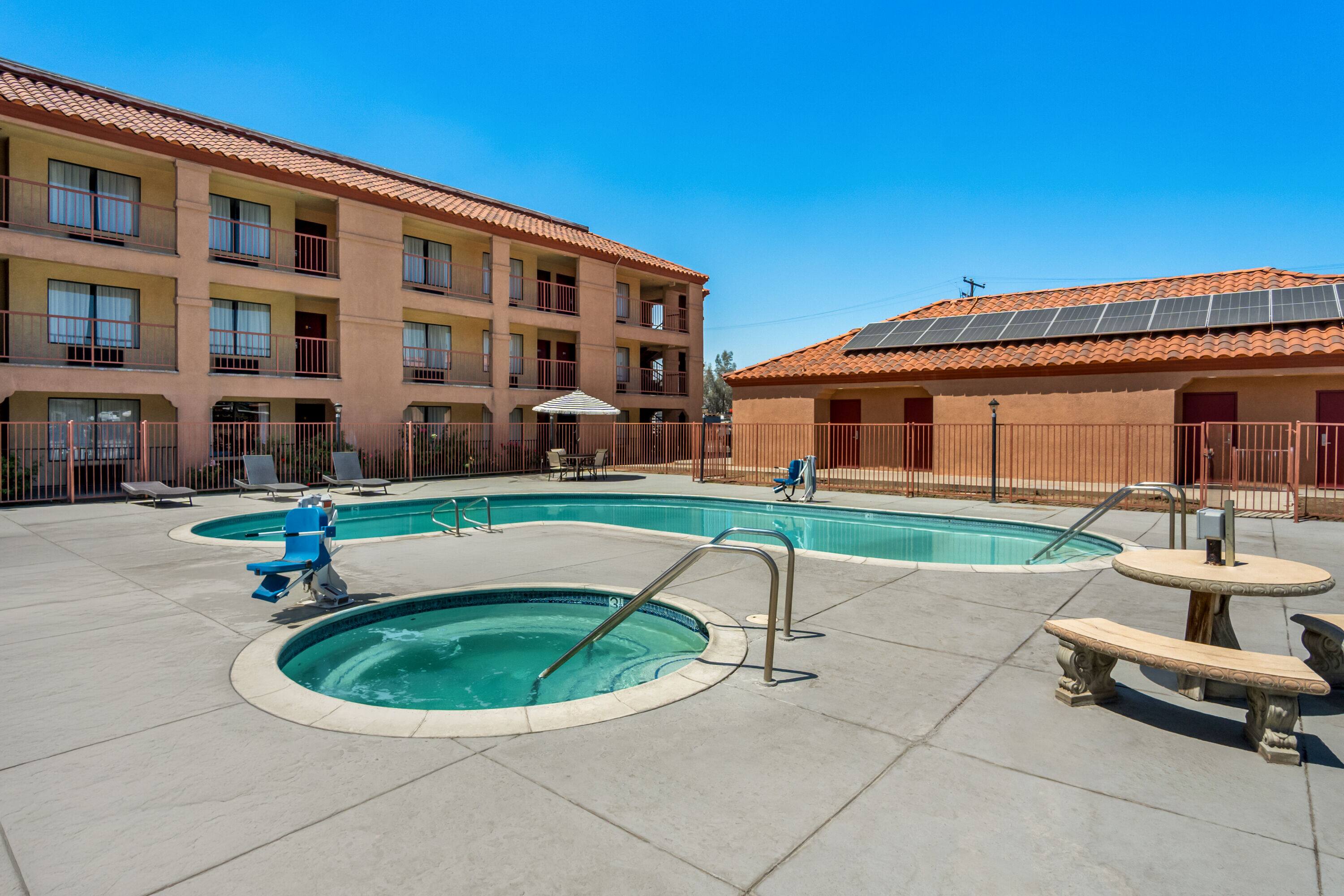viewfromthewing.com - Gary Leff - Police Secretly Watched A California Hotel's Cameras For Hundreds Of Hours - Even Spying On Guests At The Pool