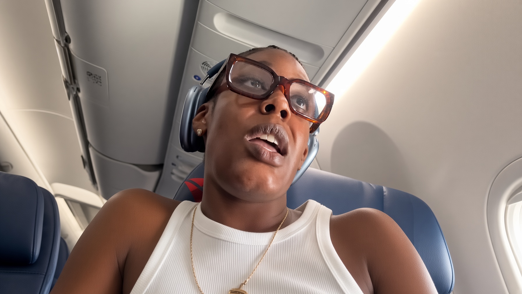 Delta Passenger Refused To Open Her Window Shade—Middle Seat Woman Cried, And The Crew Kicked Them Both Off